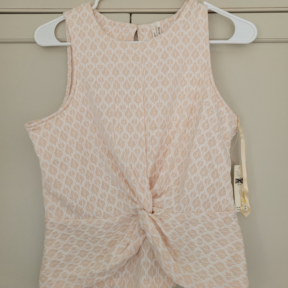 Anthropologie Twist Front Tank Size Small NWT
